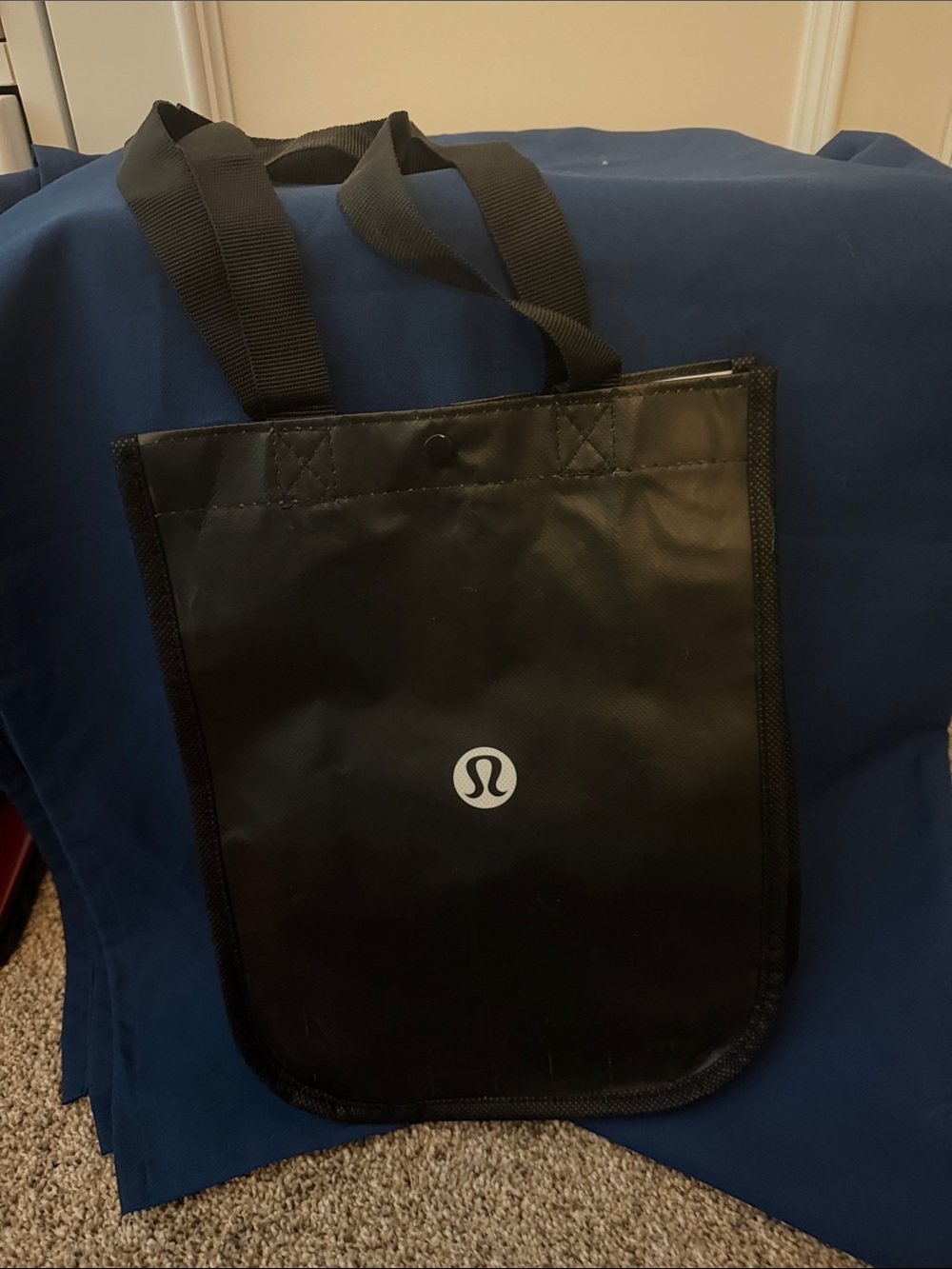 lululemon athletica shopper totes :White , Red and Black withLogo - Picture 3 of 4